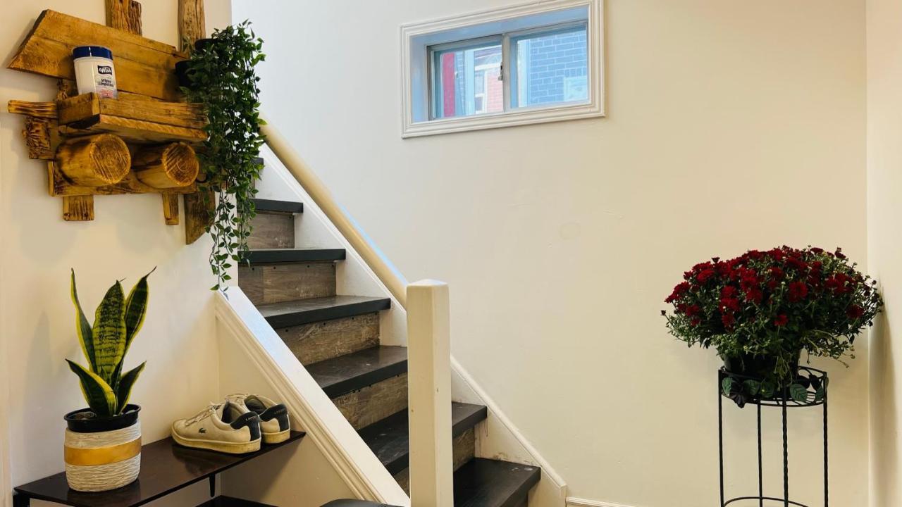 Toronto Bed & Breakfast - Free Parking Екстериор снимка