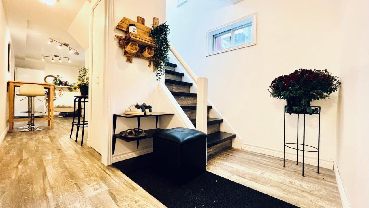Toronto Bed & Breakfast - Free Parking Екстериор снимка