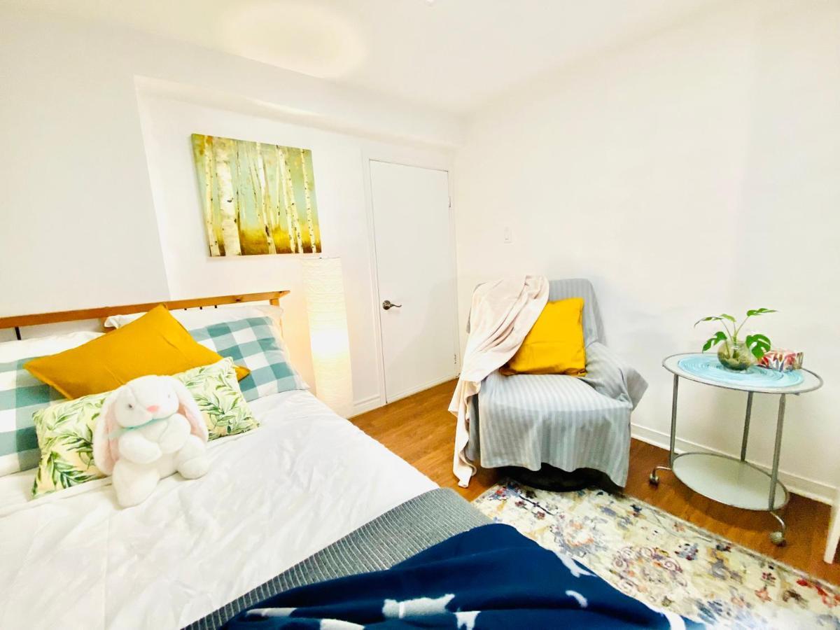 Toronto Bed & Breakfast - Free Parking Екстериор снимка