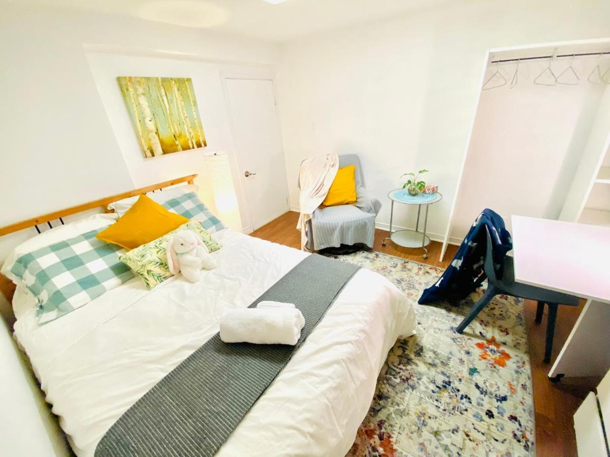 Toronto Bed & Breakfast - Free Parking Екстериор снимка
